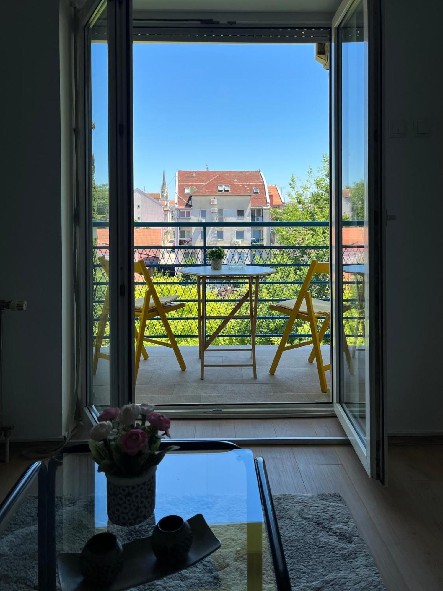 Apartment Vera With Free Garage Novi Sad Exterior foto